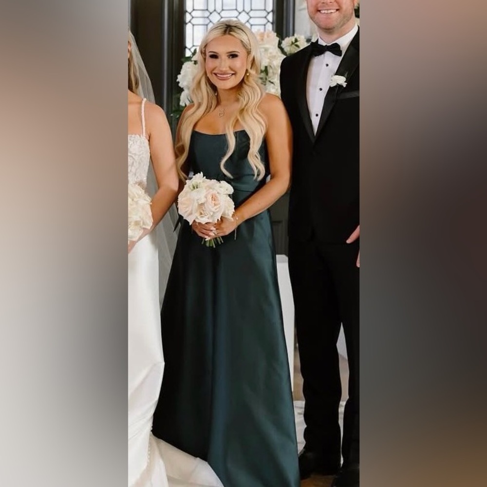 Sophisticated Emerald Evening Gown